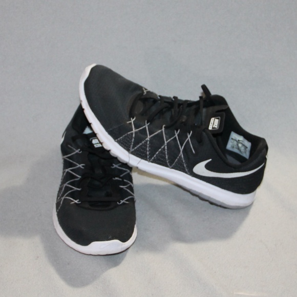 Nike Shoes Flex Fury 2 Black White Mens Size 11 Poshmark